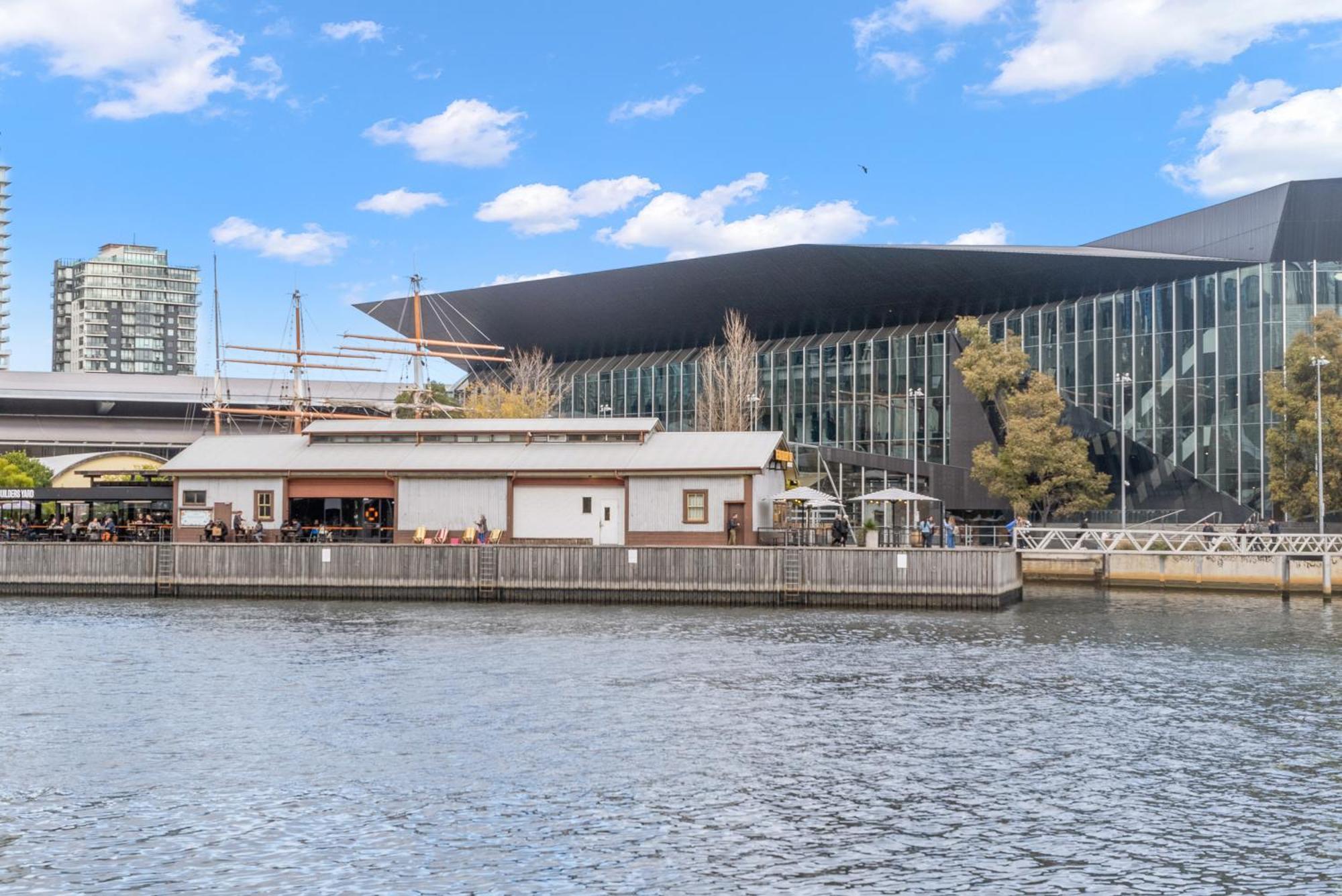 Resort Style Living Yarra Wharf Melbourne Exterior photo